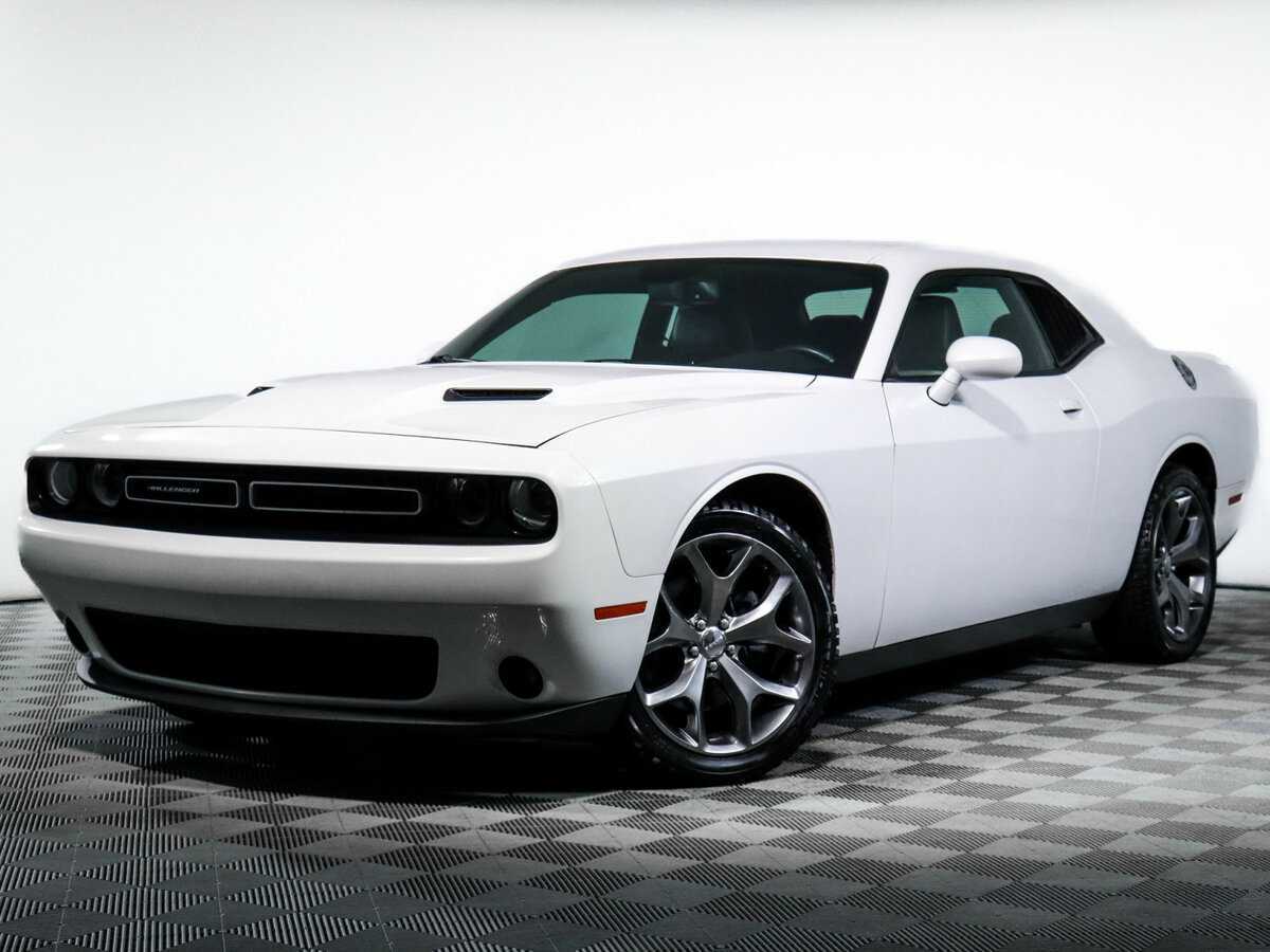 Купить Dodge Challenger с пробегом. Фото: #0
