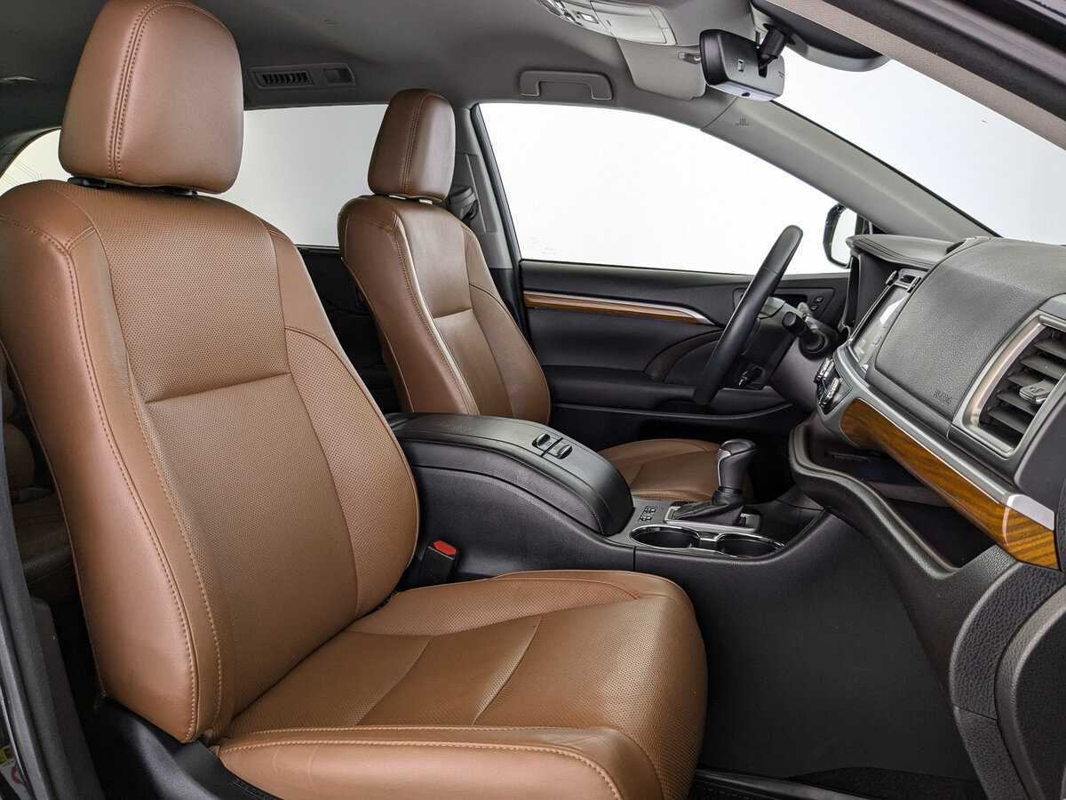 Купить Toyota Highlander с пробегом. Фото: #19