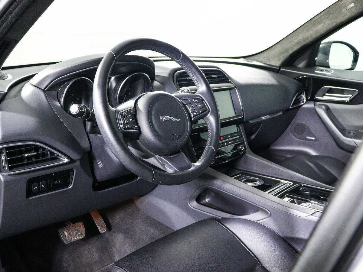Купить Jaguar F-Pace с пробегом. Фото: #11