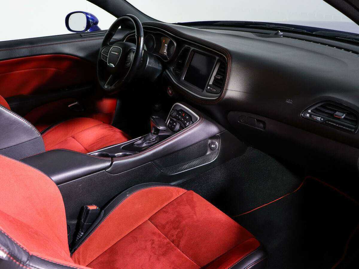 Купить Dodge Challenger с пробегом. Фото: #6