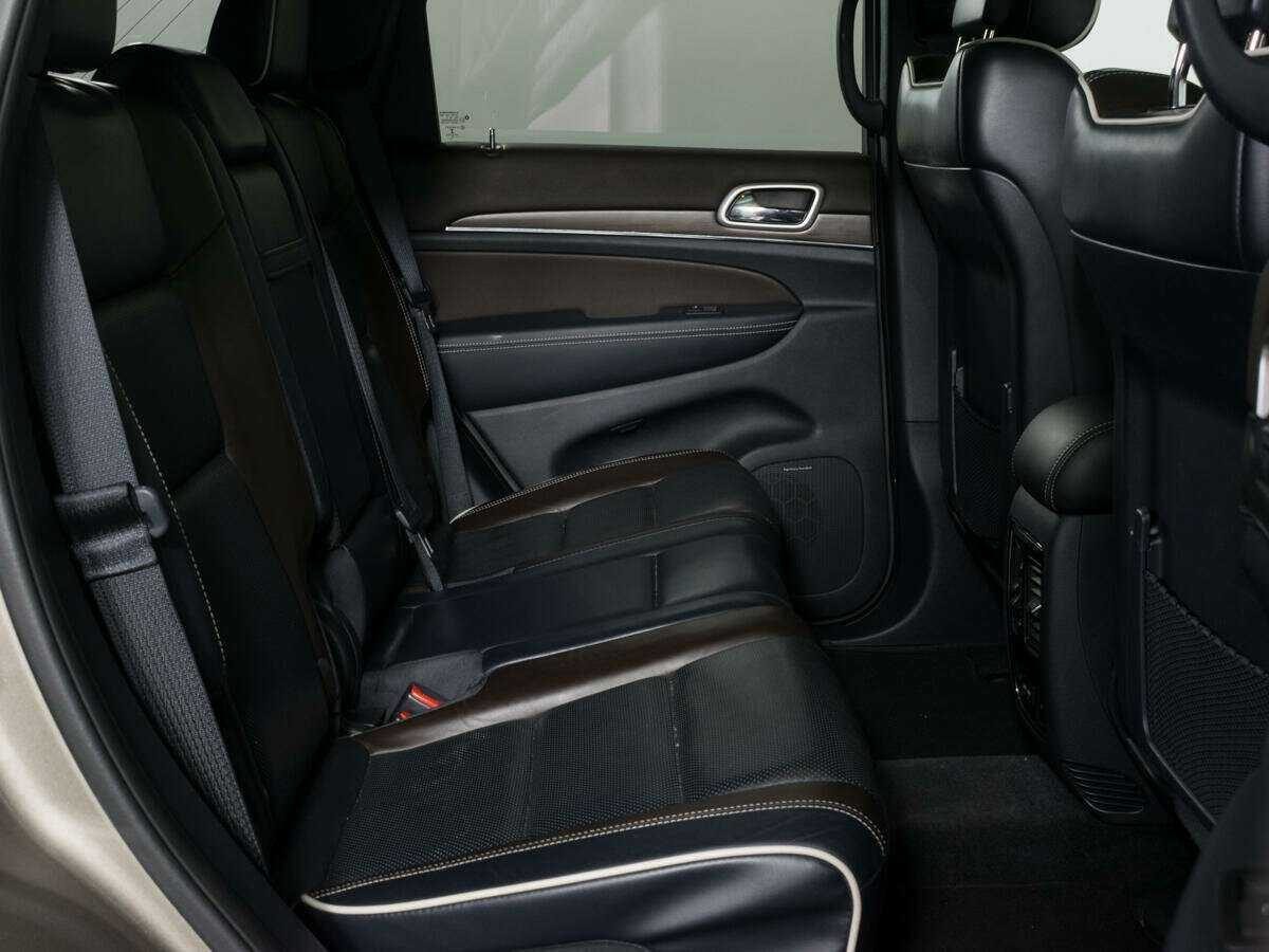 Купить Jeep Grand Cherokee с пробегом. Фото: #11