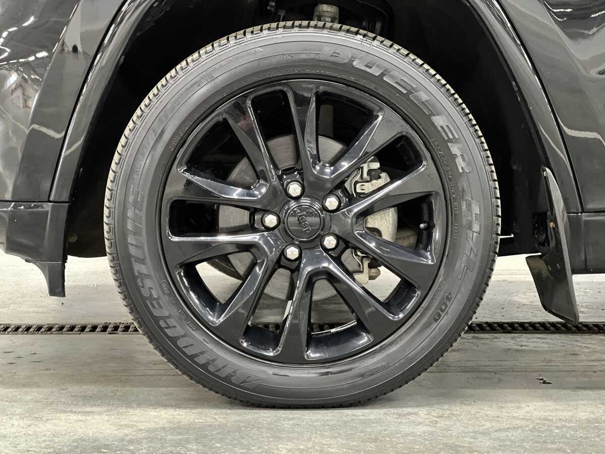 Купить Jeep Grand Cherokee с пробегом. Фото: #17