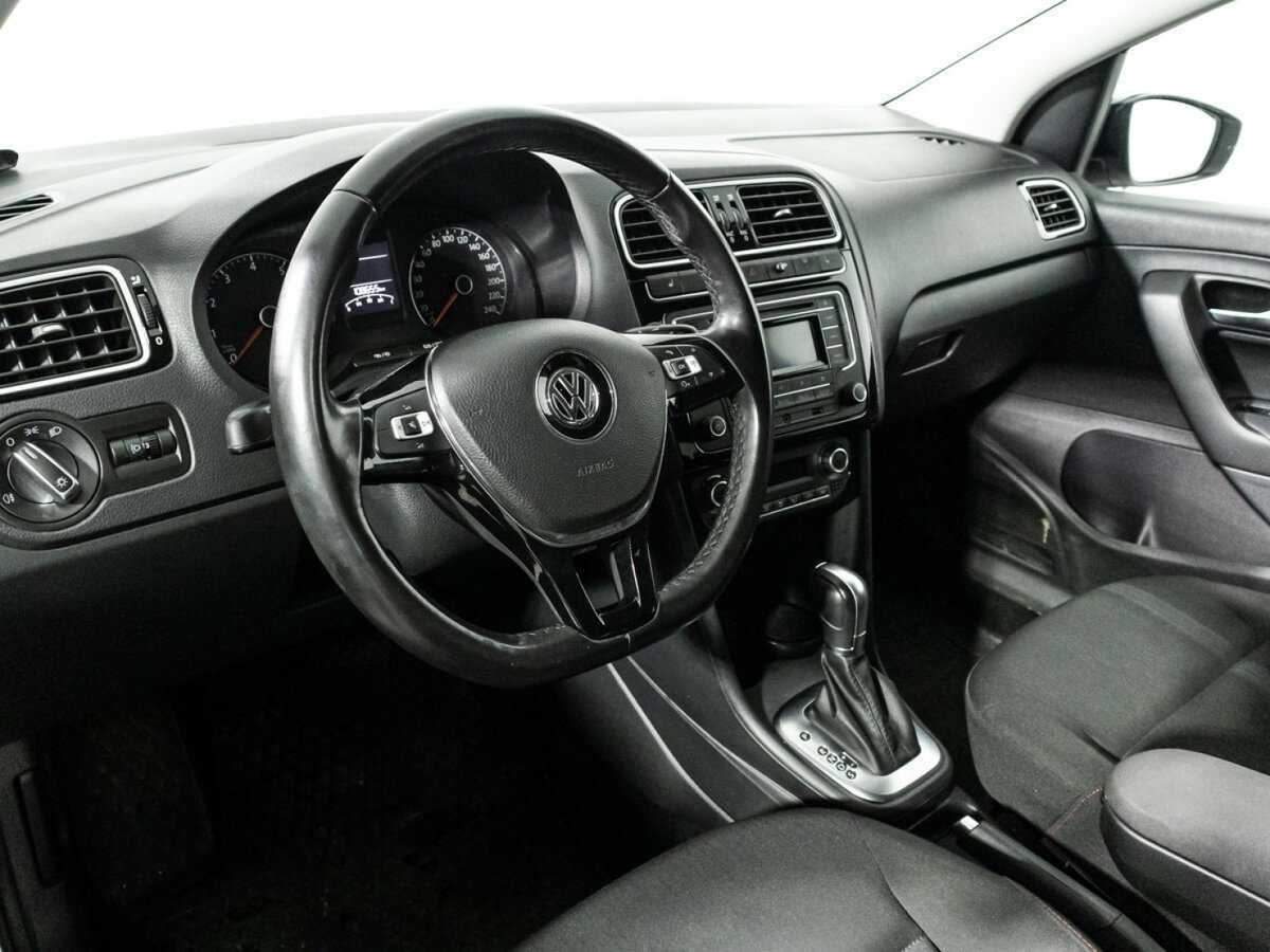 Купить Volkswagen Polo с пробегом. Фото: #10