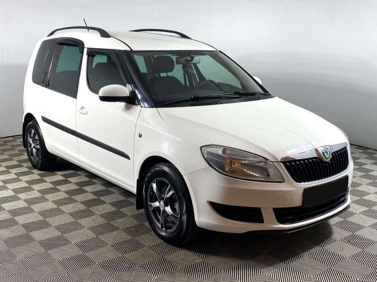 Купить Skoda Roomster с пробегом. Фото: #2