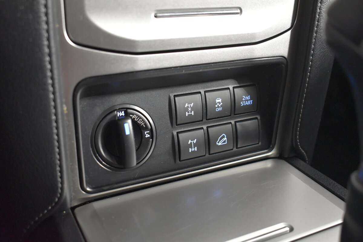 Купить Toyota Land Cruiser Prado с пробегом. Фото: #20