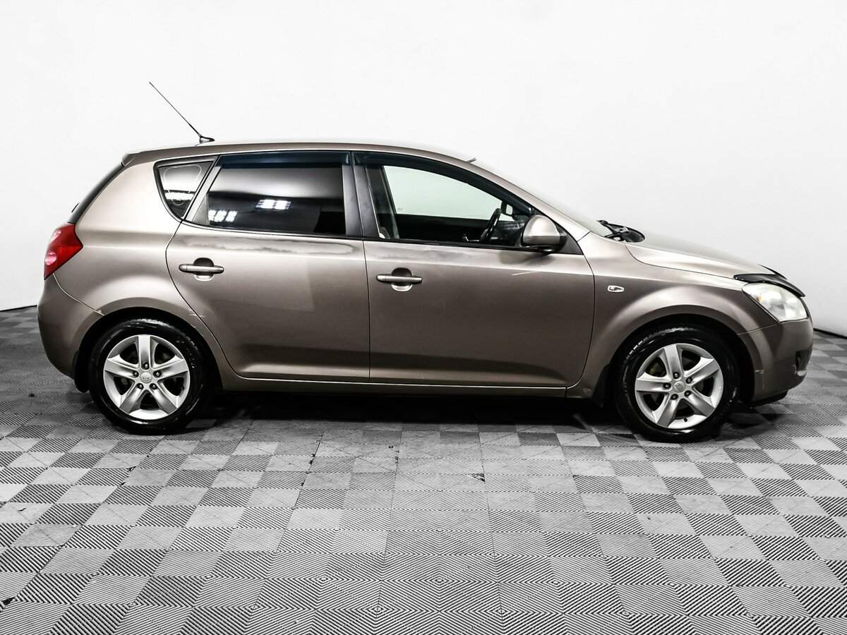 Купить Kia Ceed с пробегом. Фото: #3