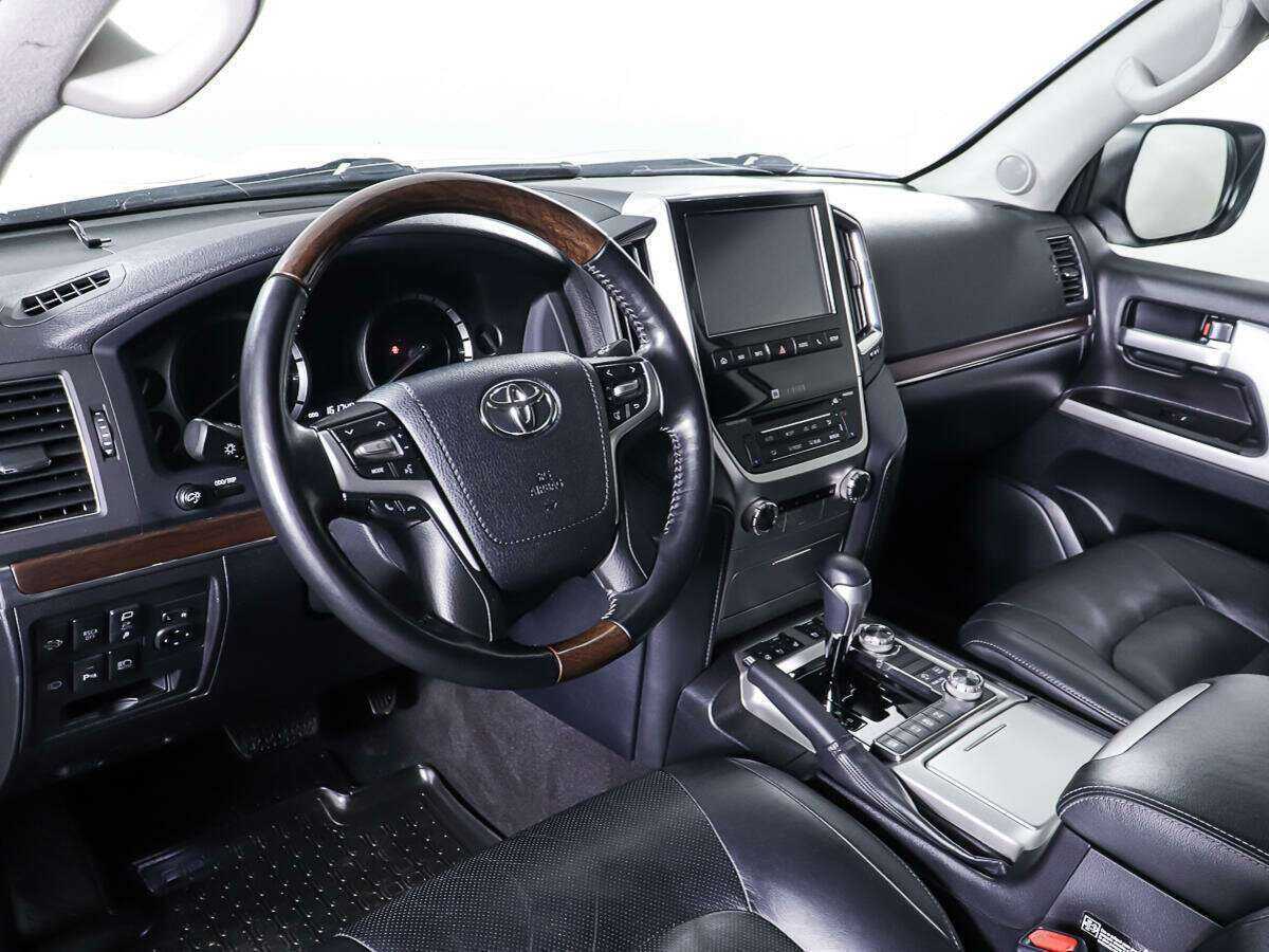 Купить Toyota Land Cruiser с пробегом. Фото: #12