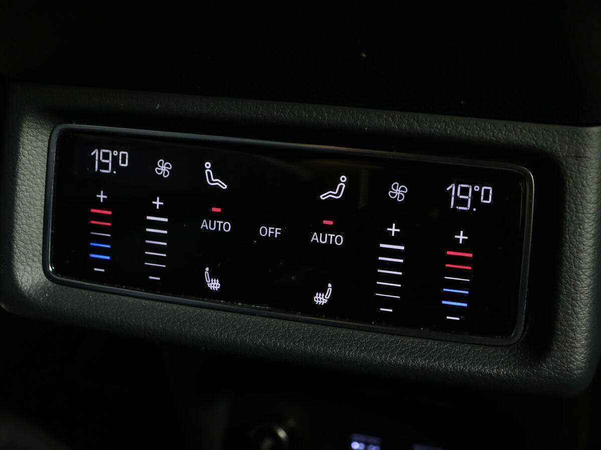 Купить Audi e-tron с пробегом. Фото: #14
