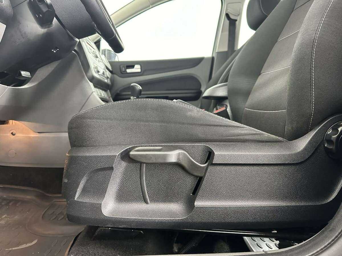 Купить Ford Focus с пробегом. Фото: #9