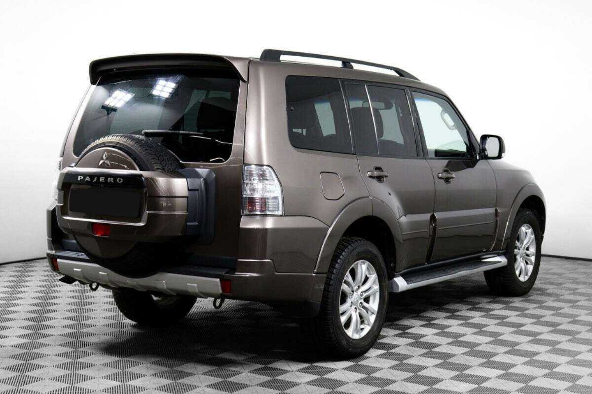 Купить Mitsubishi Pajero с пробегом. Фото: #4
