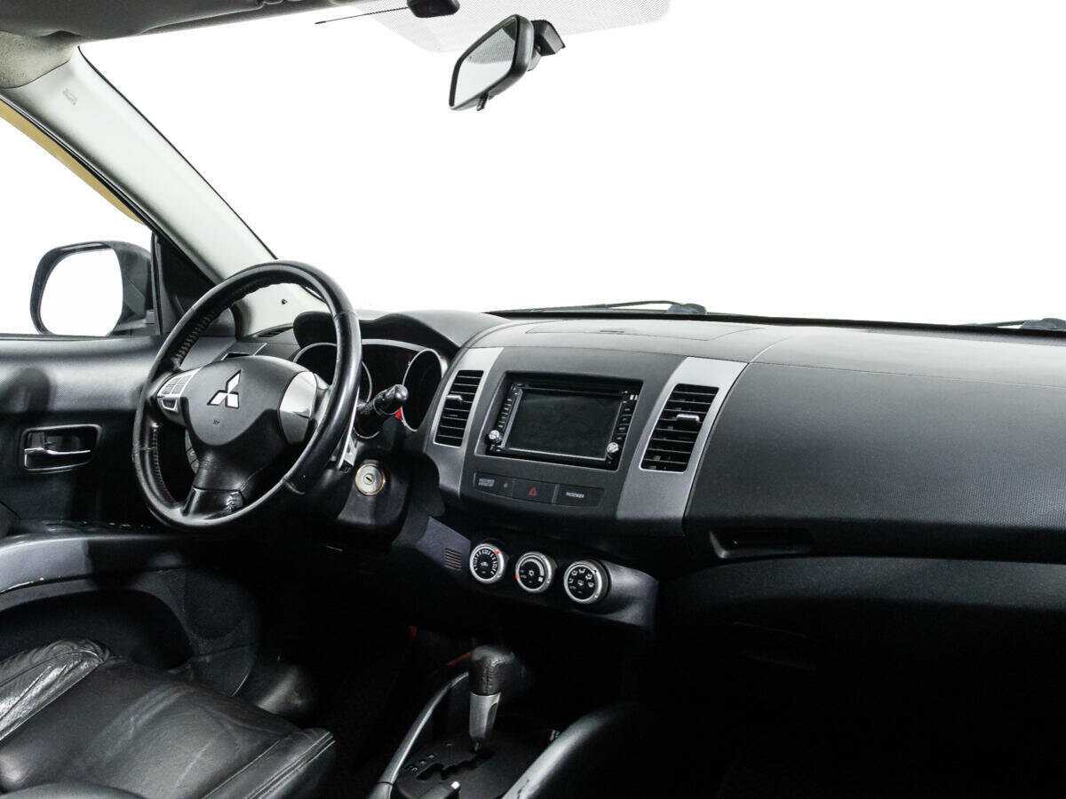 Купить Mitsubishi Outlander с пробегом. Фото: #8