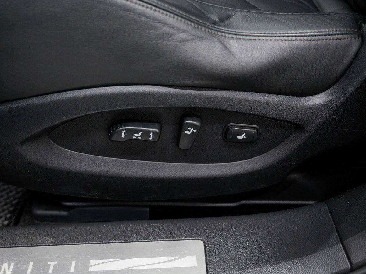 Купить Infiniti FX с пробегом. Фото: #15