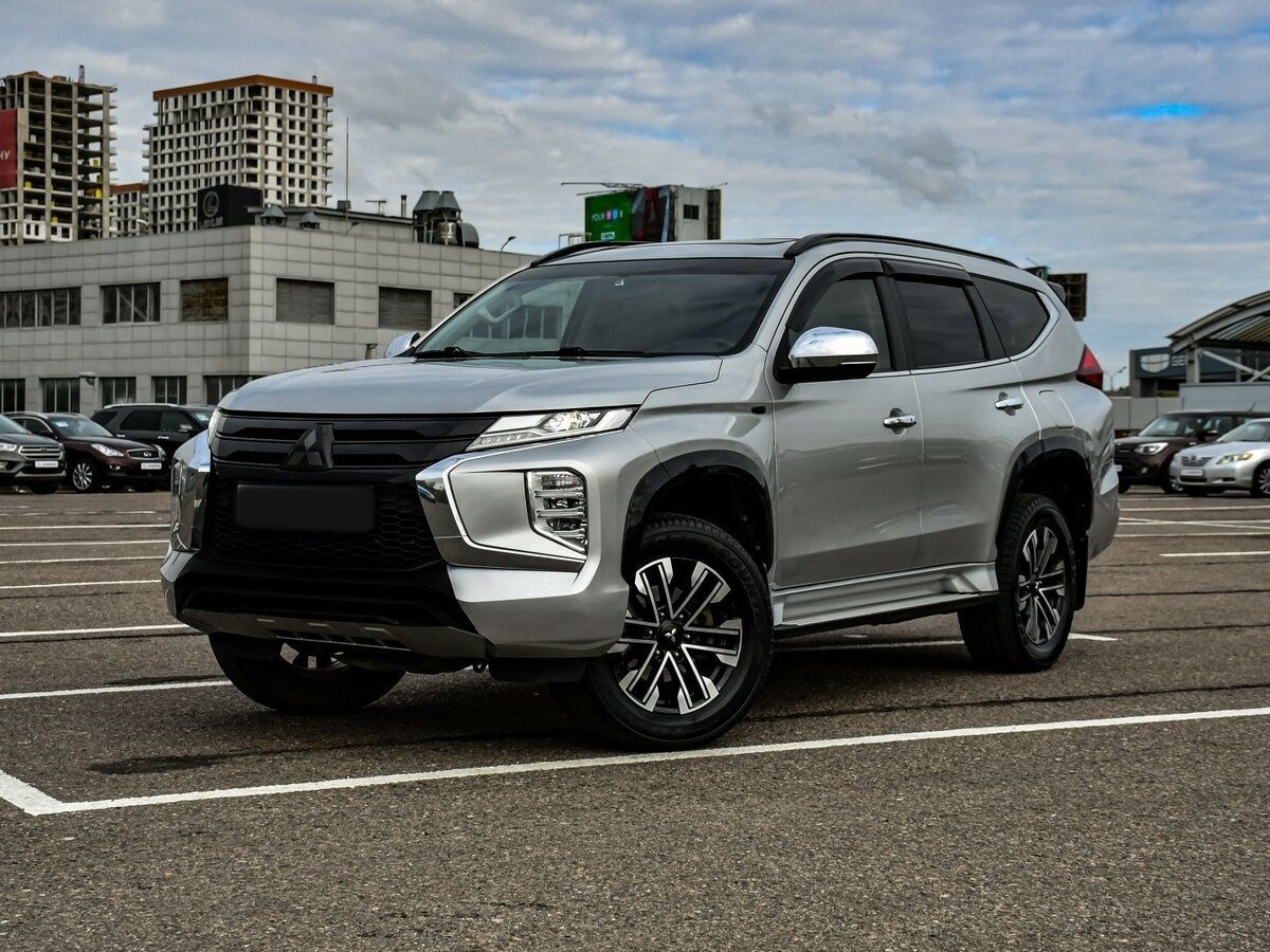 Купить Mitsubishi Montero Sport с пробегом. Фото: #0