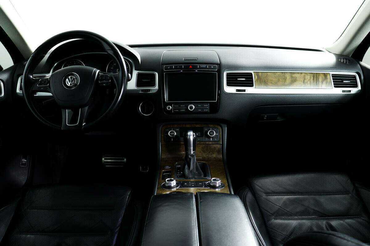 Купить Volkswagen Touareg с пробегом. Фото: #10