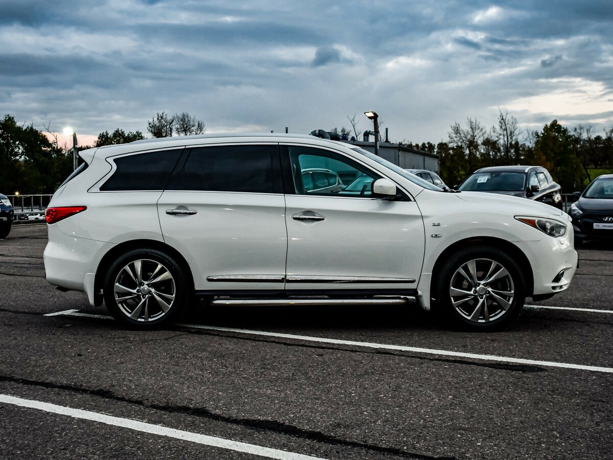 Купить Infiniti QX60 с пробегом. Фото: #3