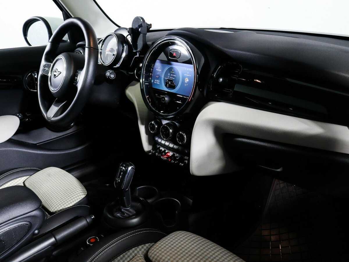 Купить Mini Hatch с пробегом. Фото: #5