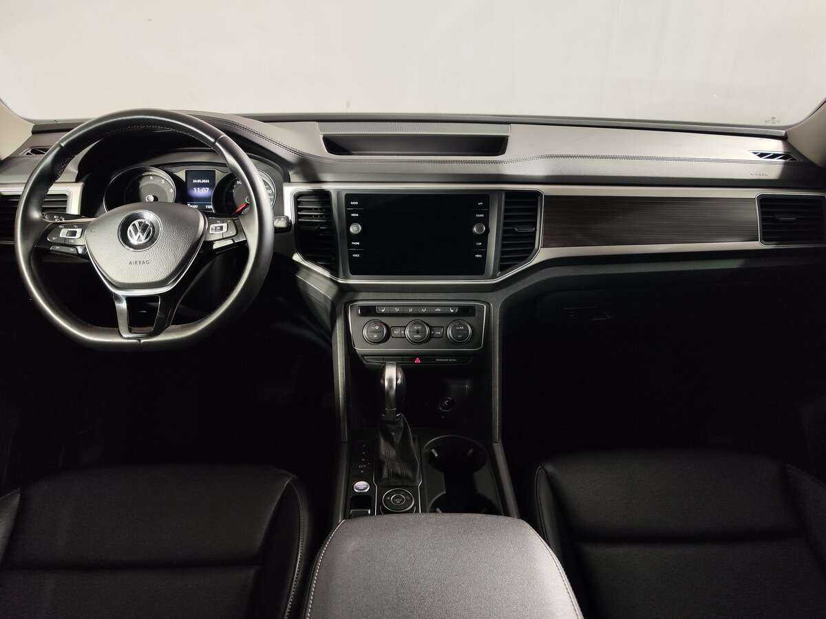 Купить Volkswagen Teramont с пробегом. Фото: #12