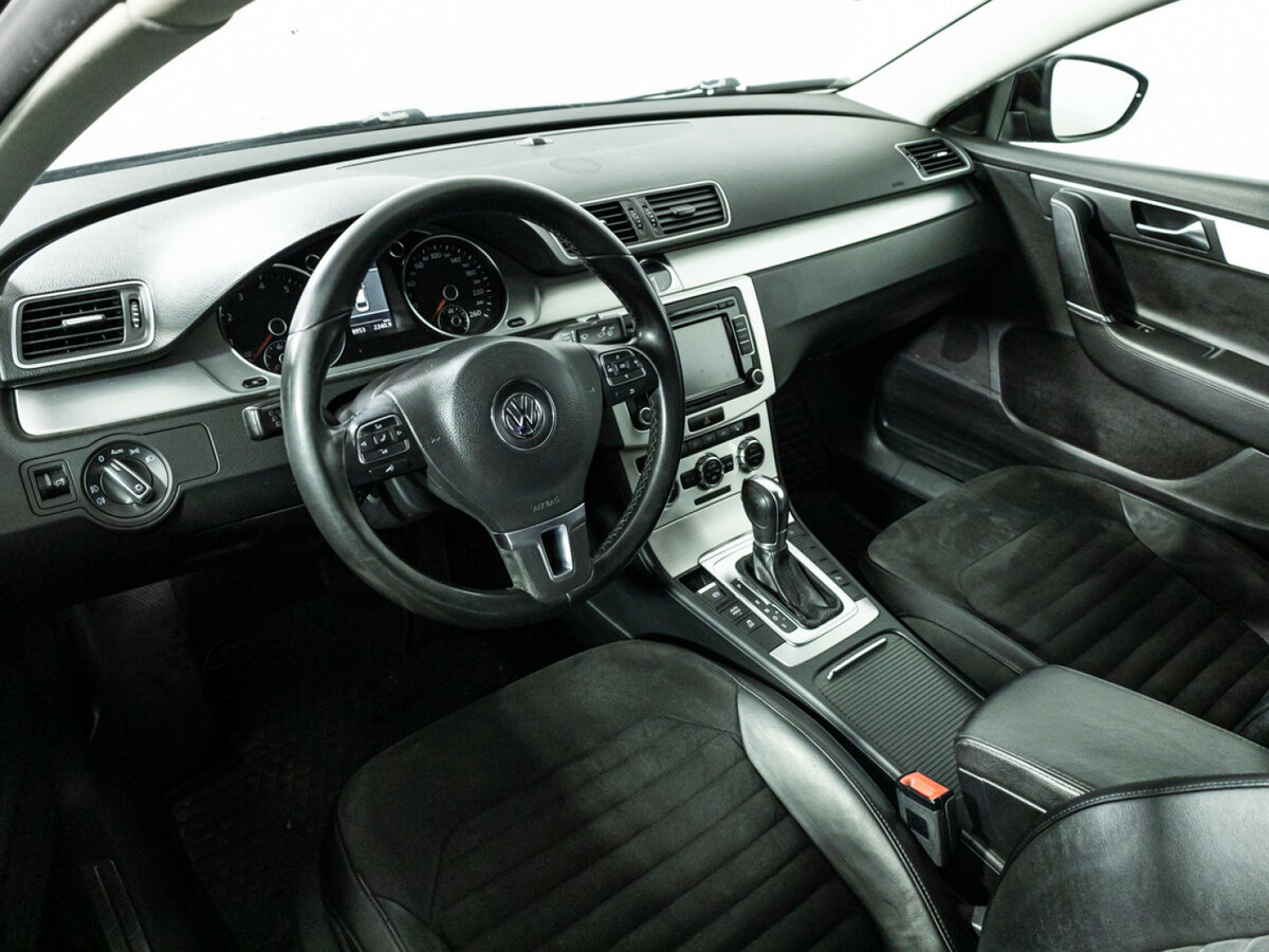 Купить Volkswagen Passat с пробегом. Фото: #9