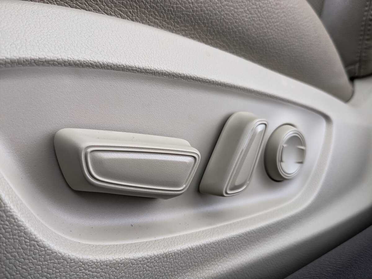 Купить Toyota Camry с пробегом. Фото: #21