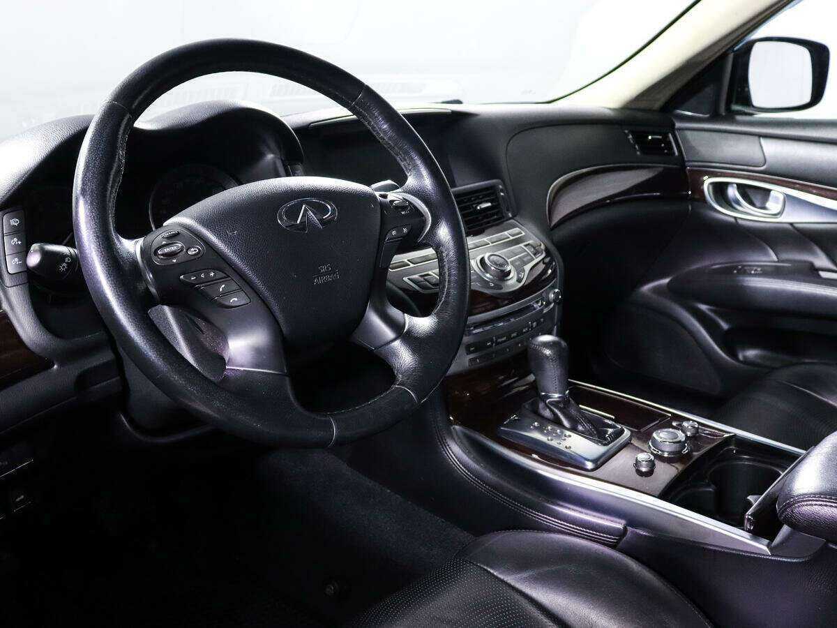 Купить Infiniti Q70 с пробегом. Фото: #8