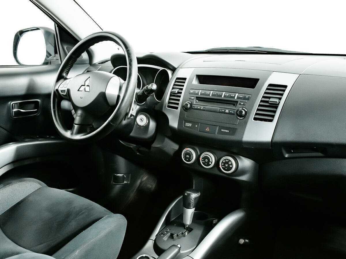 Купить Mitsubishi Outlander с пробегом. Фото: #8