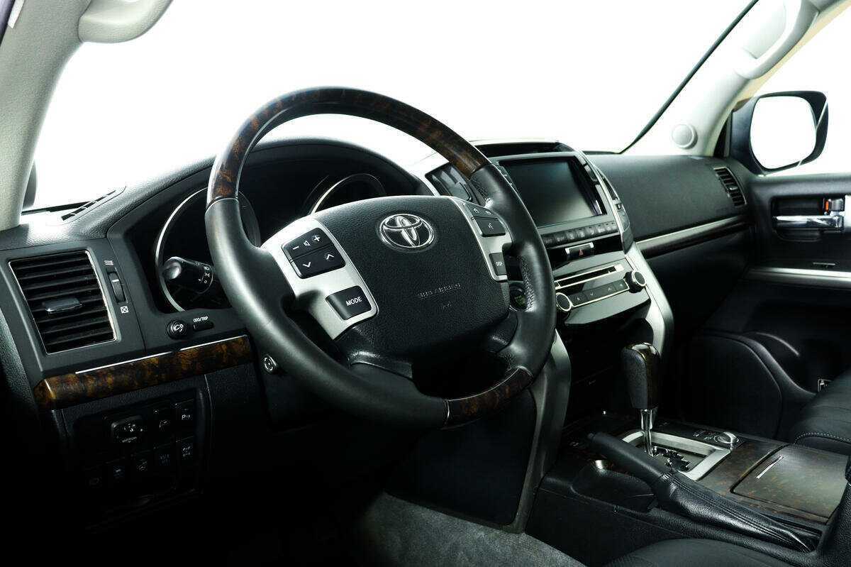 Купить Toyota Land Cruiser с пробегом. Фото: #13
