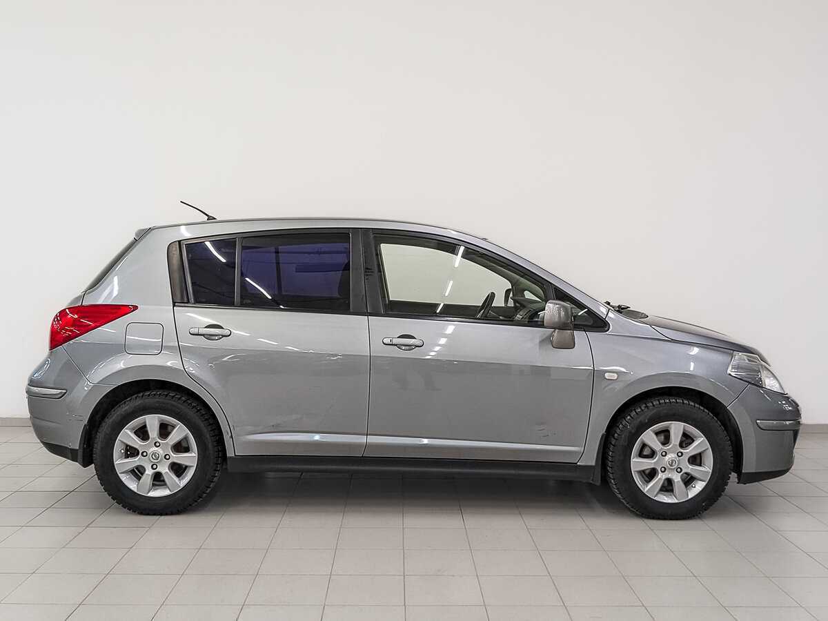 Купить Nissan Tiida с пробегом. Фото: #3