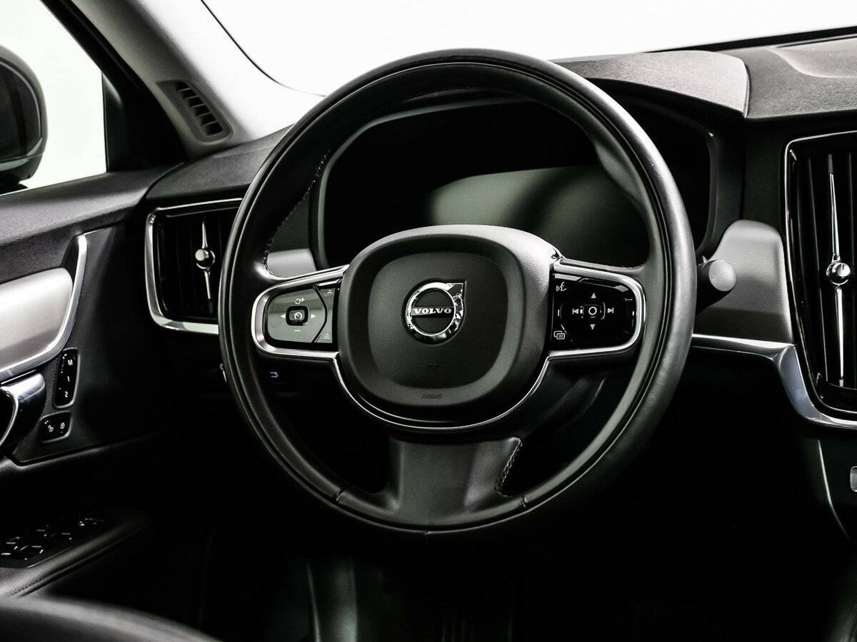 Купить Volvo S90 с пробегом. Фото: #17