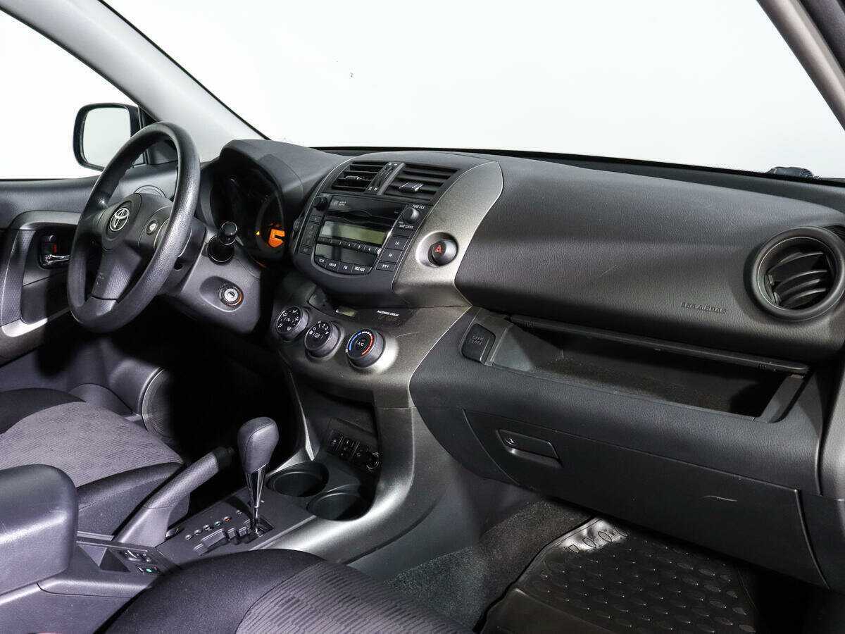 Купить Toyota RAV4 с пробегом. Фото: #7