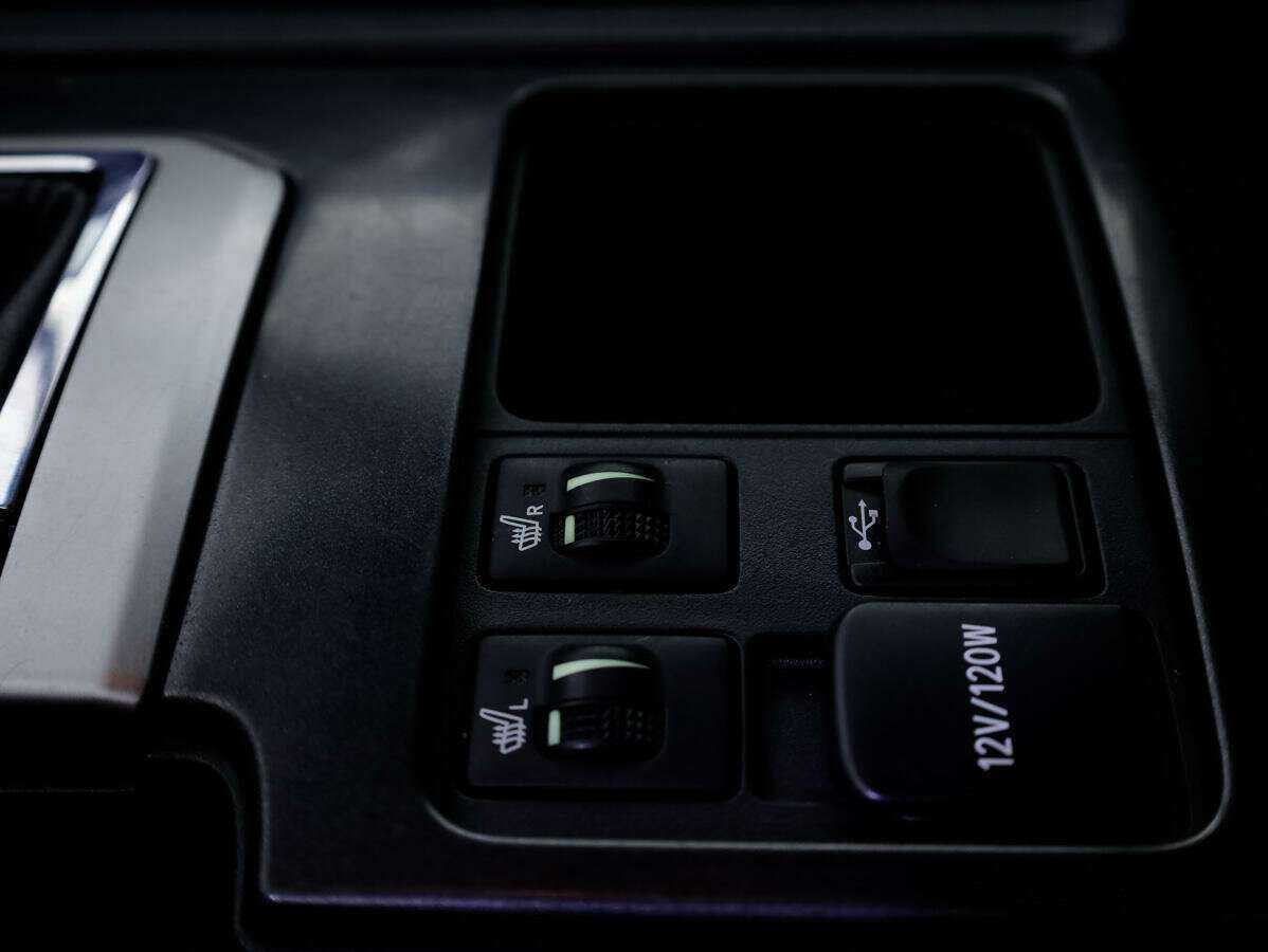 Купить Toyota Land Cruiser Prado с пробегом. Фото: #25