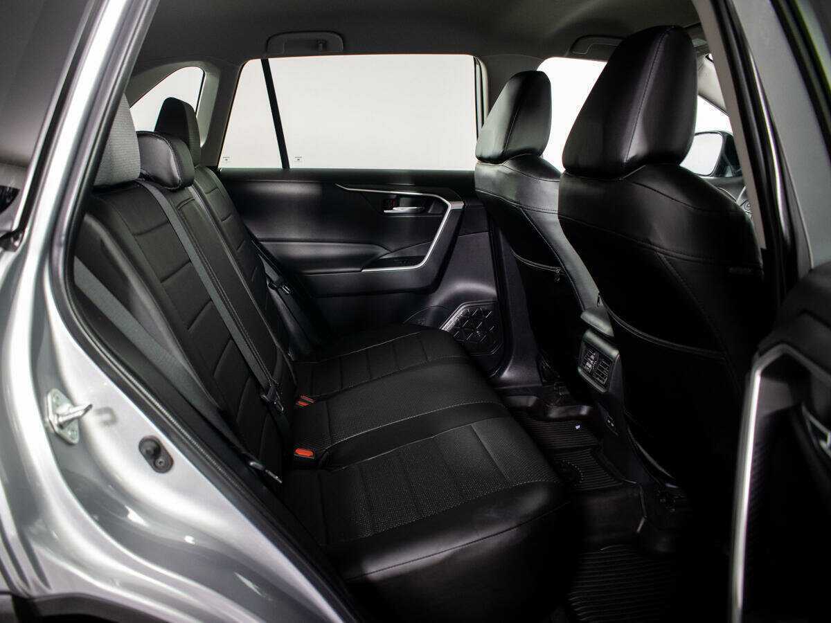 Купить Toyota RAV4 с пробегом. Фото: #7