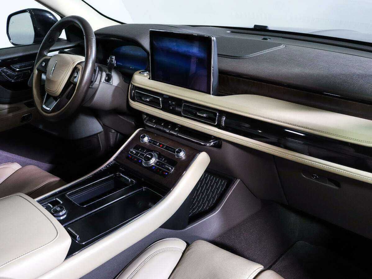 Купить Lincoln Aviator с пробегом. Фото: #6