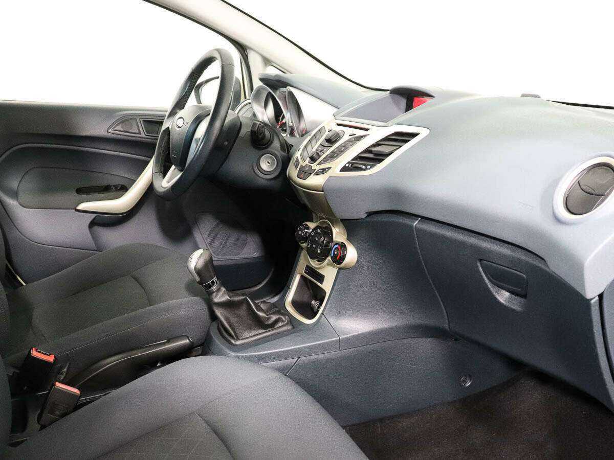 Купить Ford Fiesta с пробегом. Фото: #6
