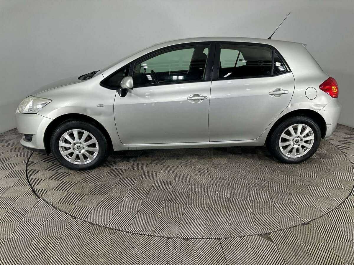 Купить Toyota Auris с пробегом. Фото: #4