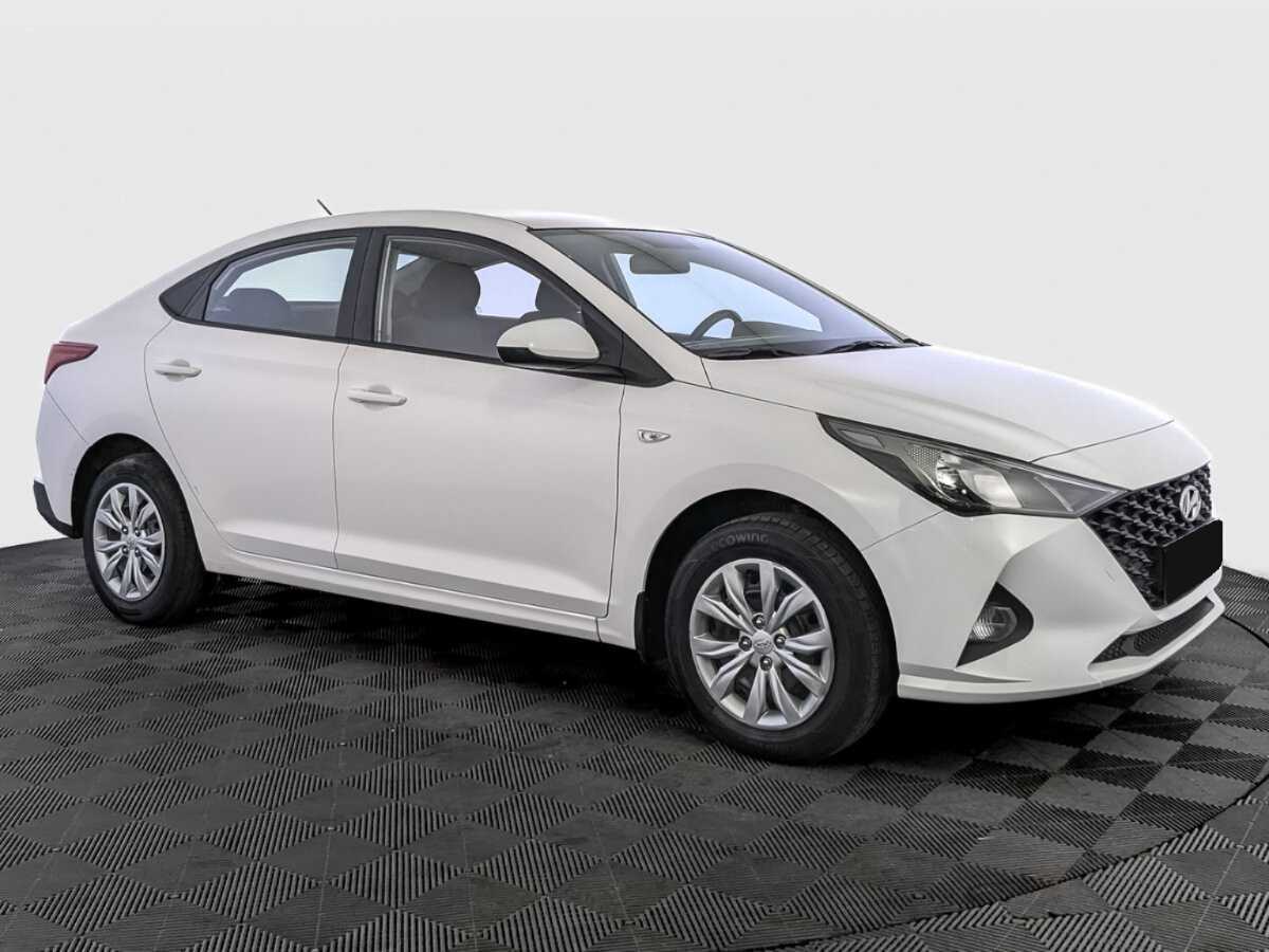 Купить Hyundai Solaris с пробегом. Фото: #2