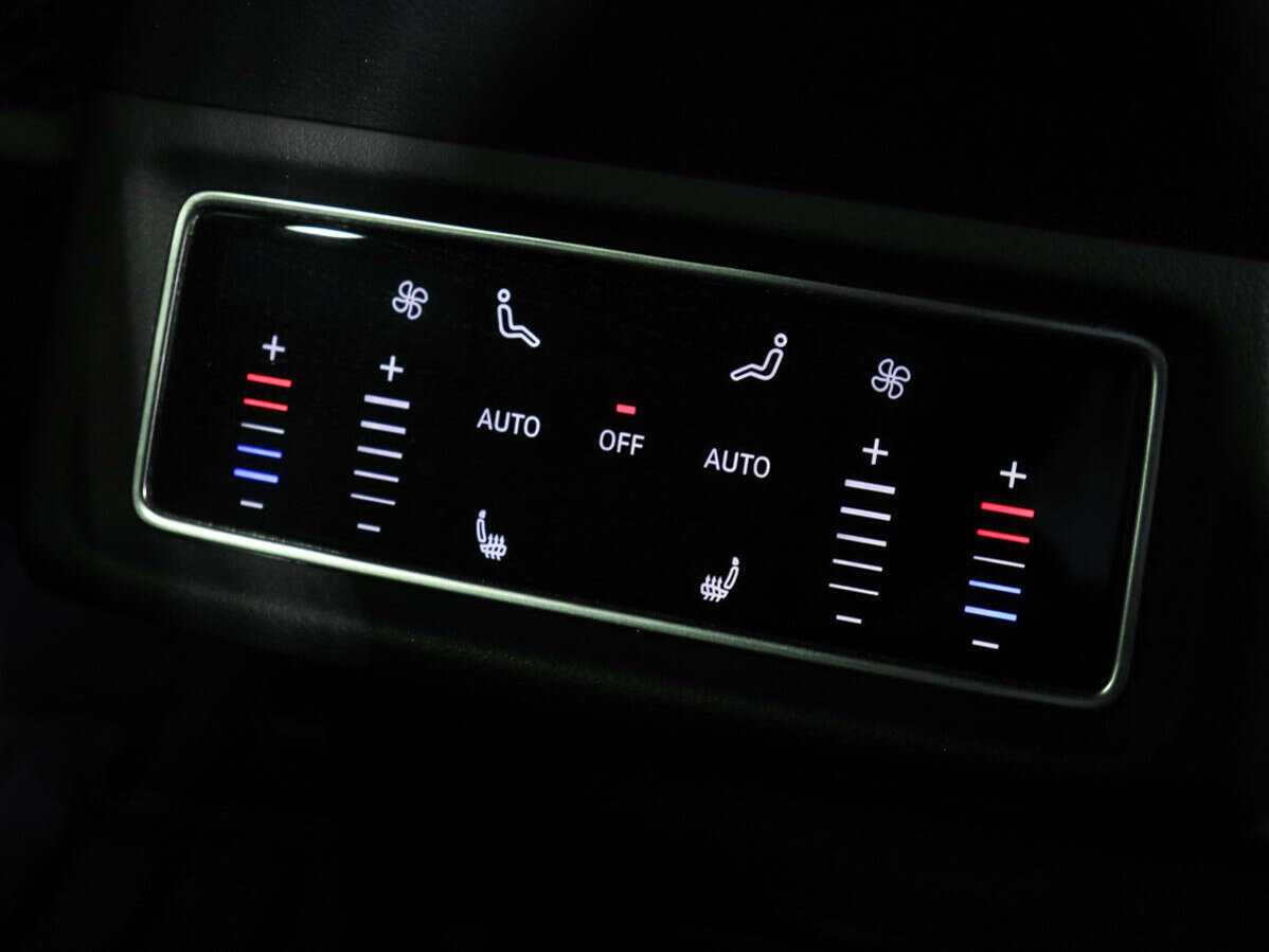 Купить Audi e-tron с пробегом. Фото: #11