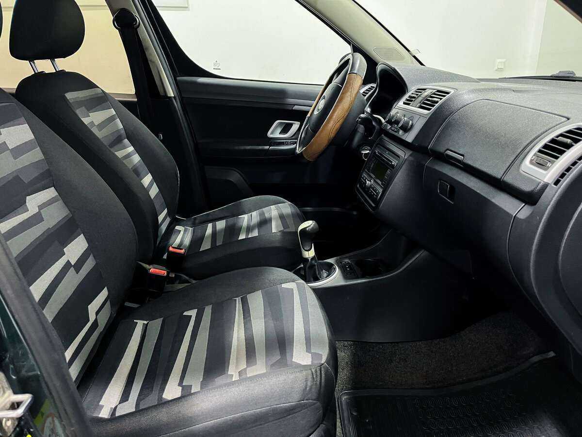 Купить Skoda Roomster с пробегом. Фото: #6