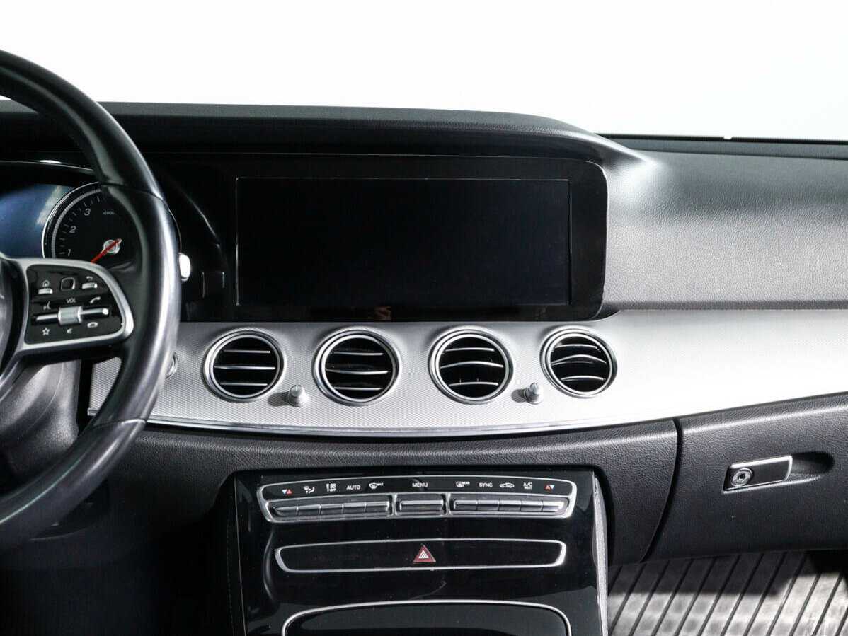 Купить Mercedes-Benz E-Класс с пробегом. Фото: #10