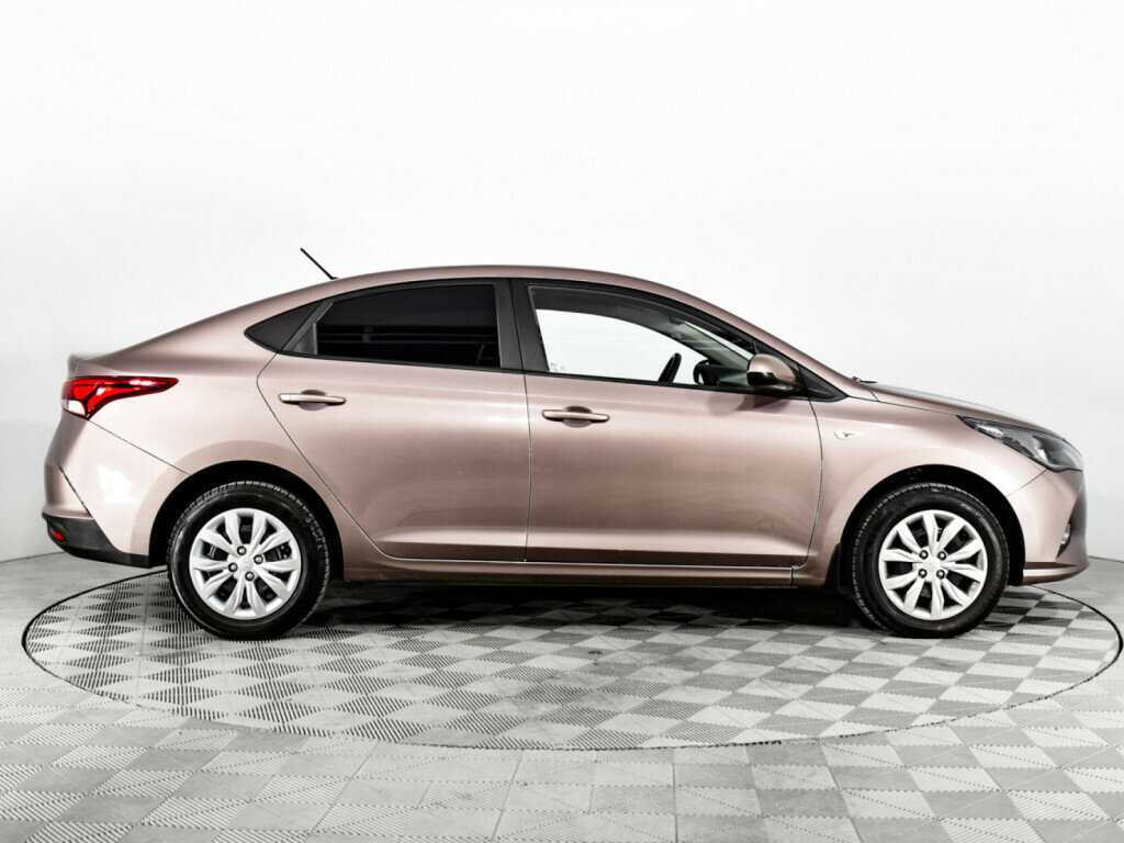 Купить Hyundai Solaris с пробегом. Фото: #3
