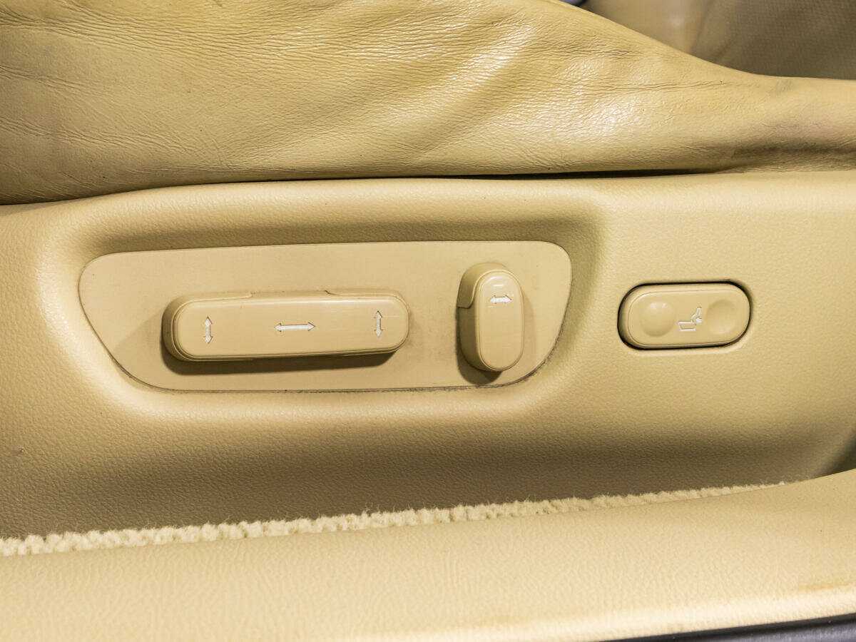 Купить Honda Legend с пробегом. Фото: #14