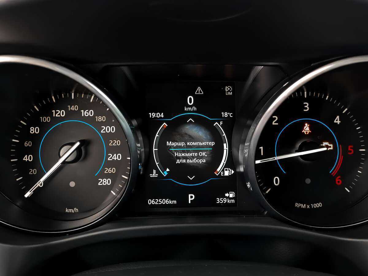 Купить Jaguar F-Pace с пробегом. Фото: #11