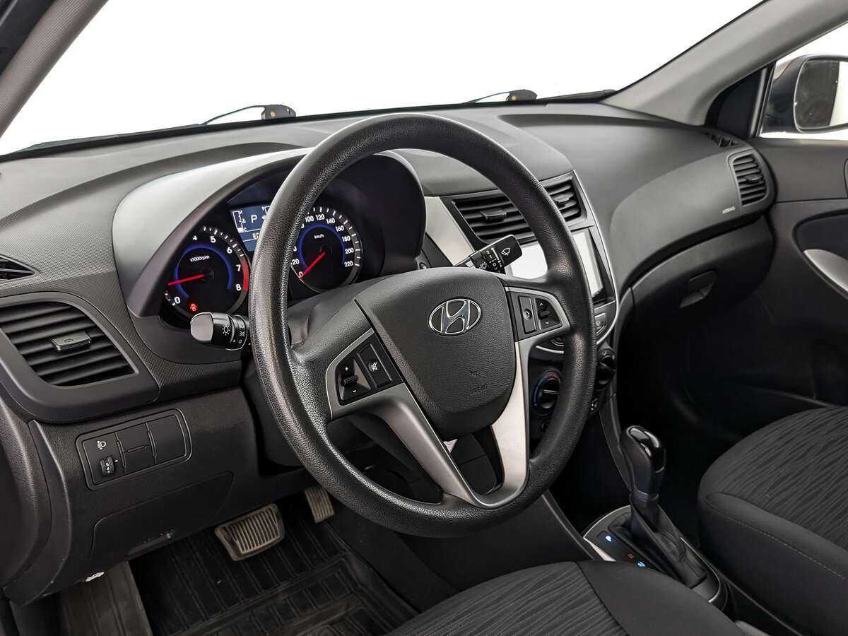 Купить Hyundai Solaris с пробегом. Фото: #9