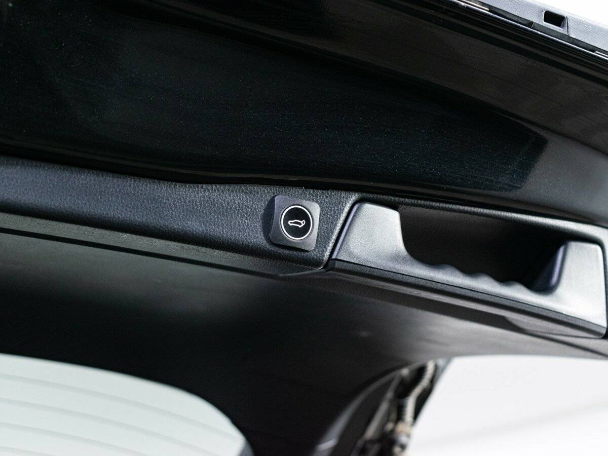 Купить Toyota RAV4 с пробегом. Фото: #9