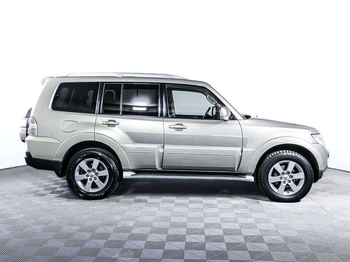 Купить Mitsubishi Pajero с пробегом. Фото: #3