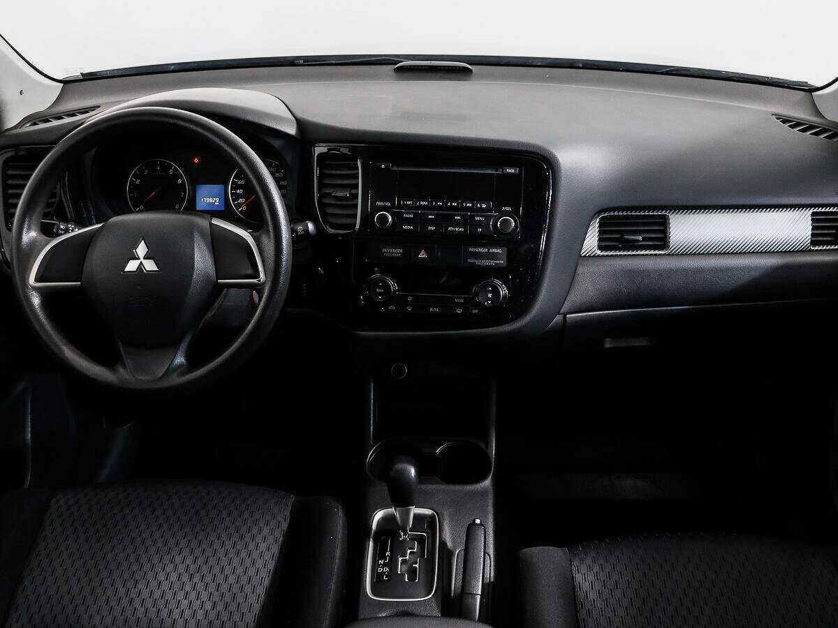 Купить Mitsubishi Outlander с пробегом. Фото: #11