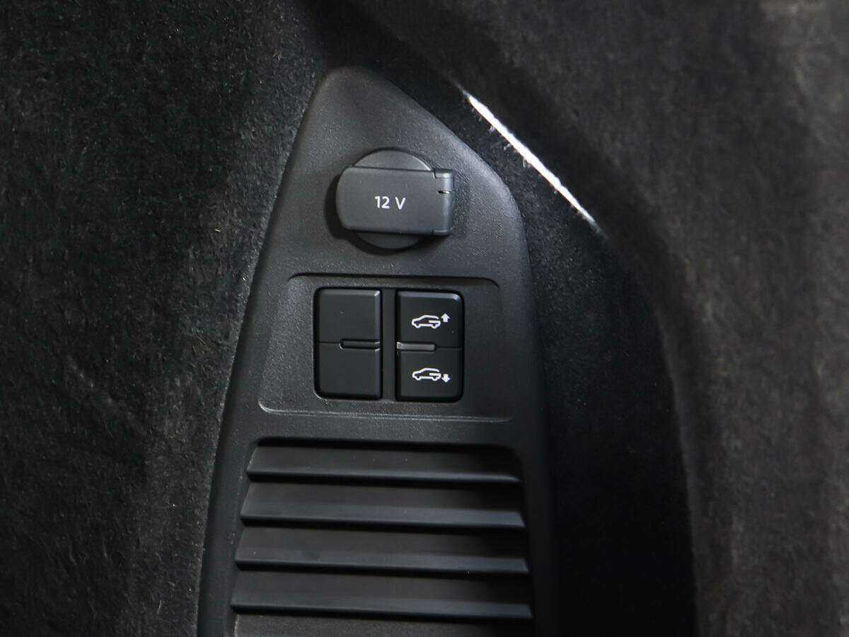 Купить Volkswagen Touareg с пробегом. Фото: #23