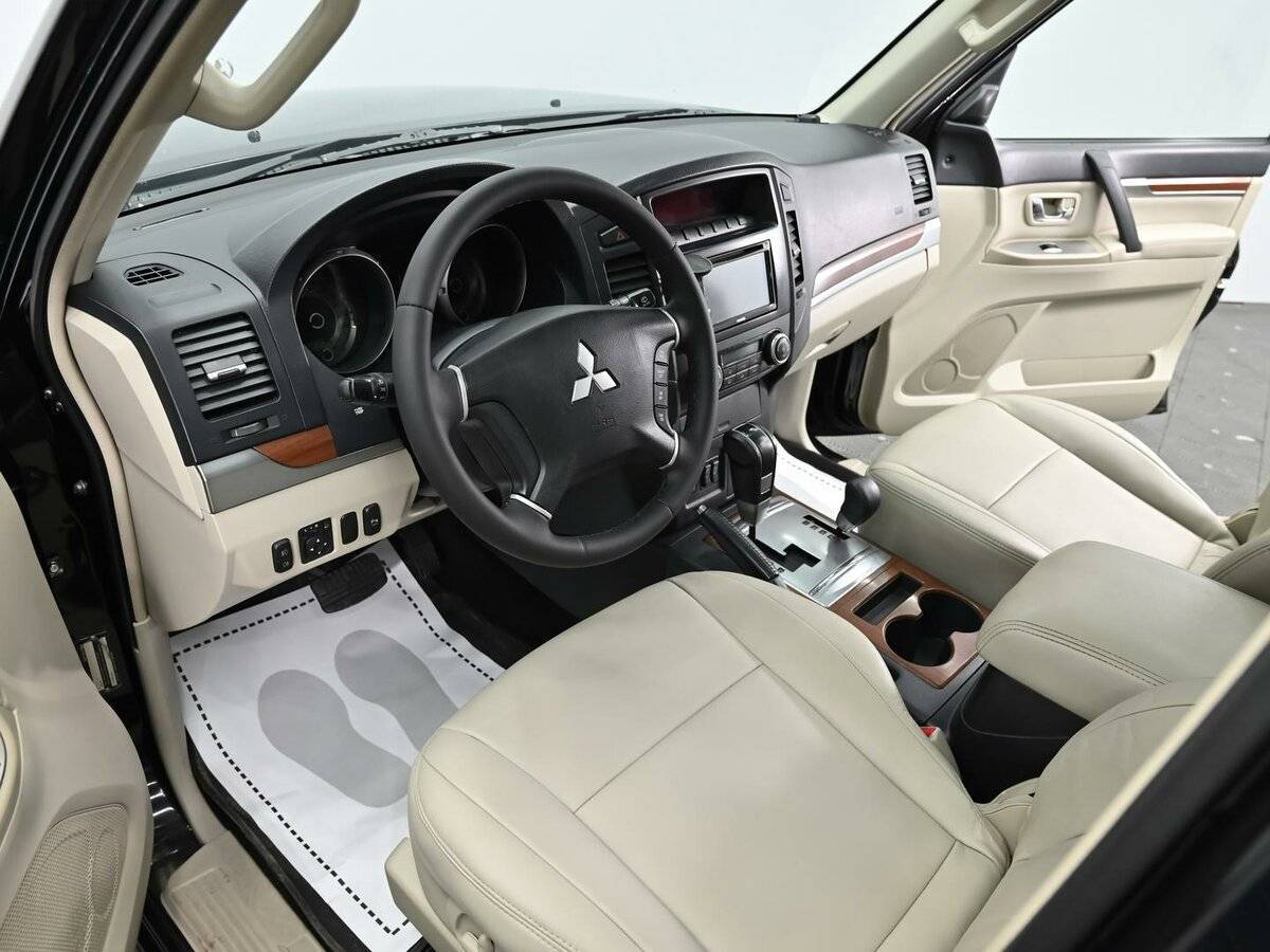 Купить Mitsubishi Pajero с пробегом. Фото: #7