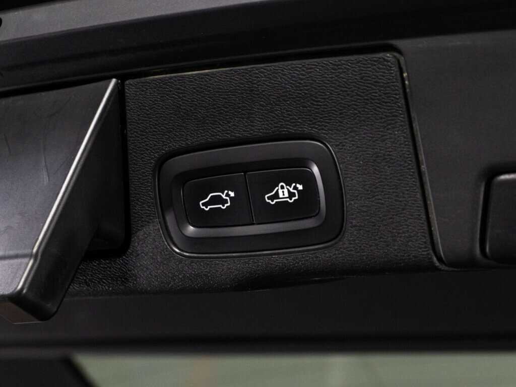 Купить Volvo XC60 с пробегом. Фото: #14