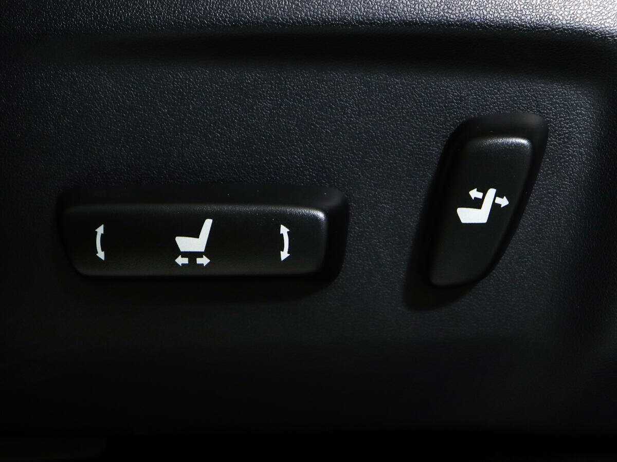 Купить Toyota Fortuner с пробегом. Фото: #16