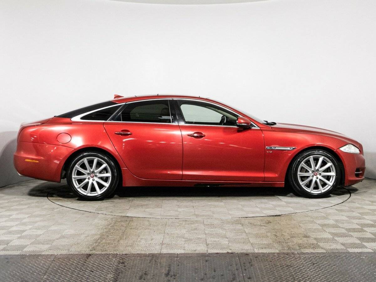 Купить Jaguar XJ с пробегом. Фото: #3